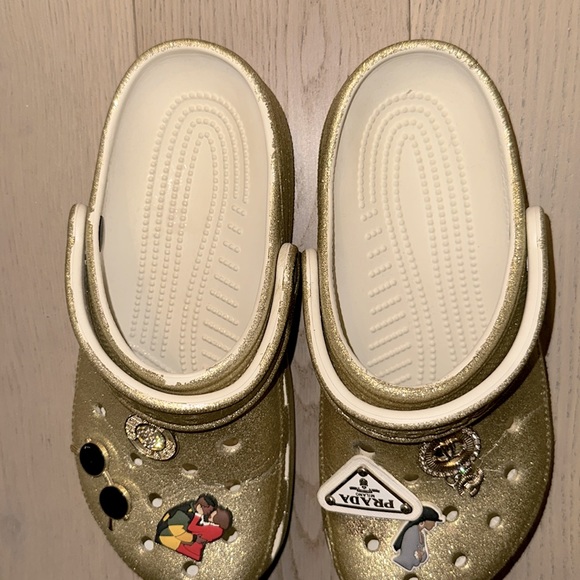 😍WOMEN GLITTER CROCS BUNDLE WITH CHARMS. Size 6, used gently in great condition - Picture 14 of 14